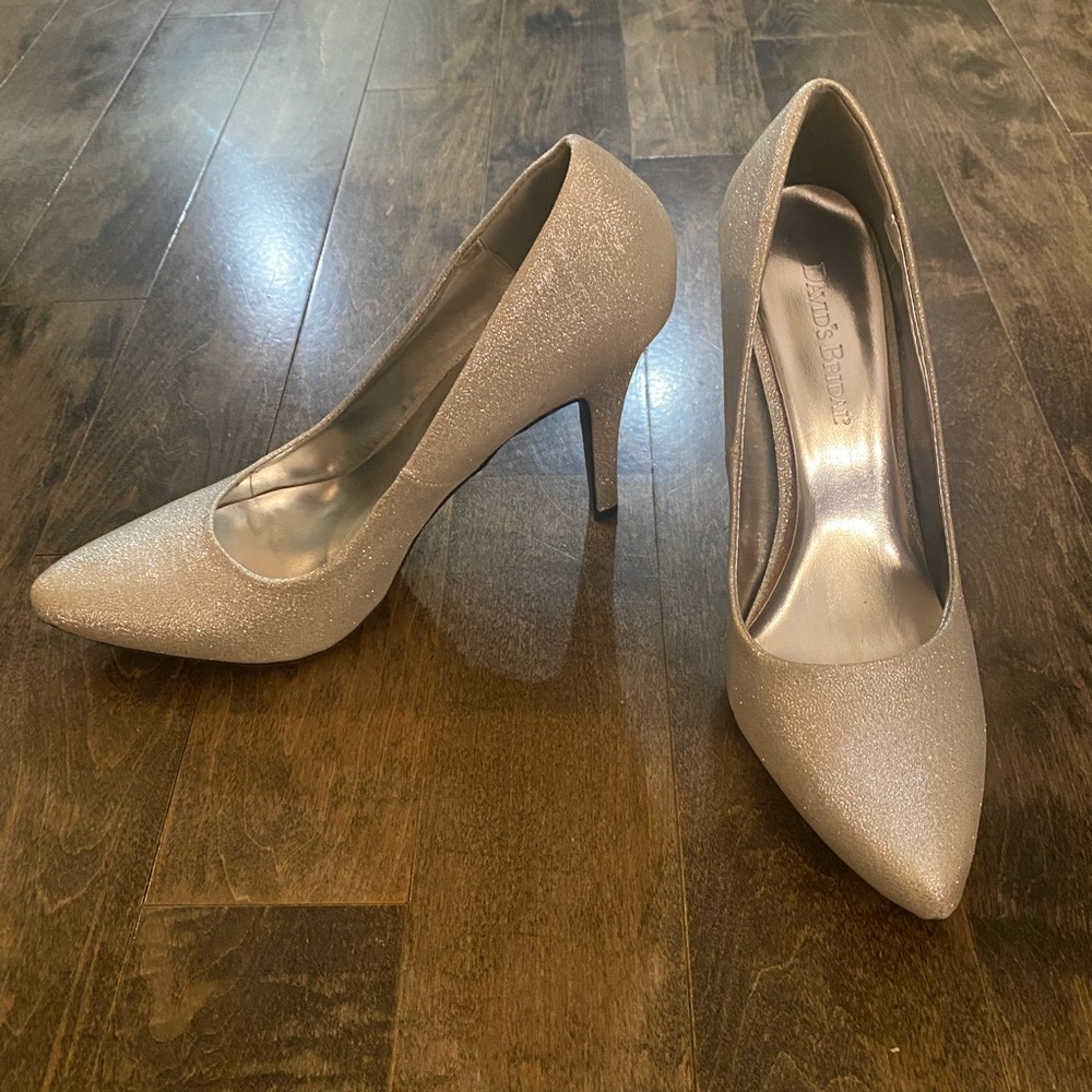 DAVID’S BRIDAL Arobbie Sparkle Heels Size 7 1/2